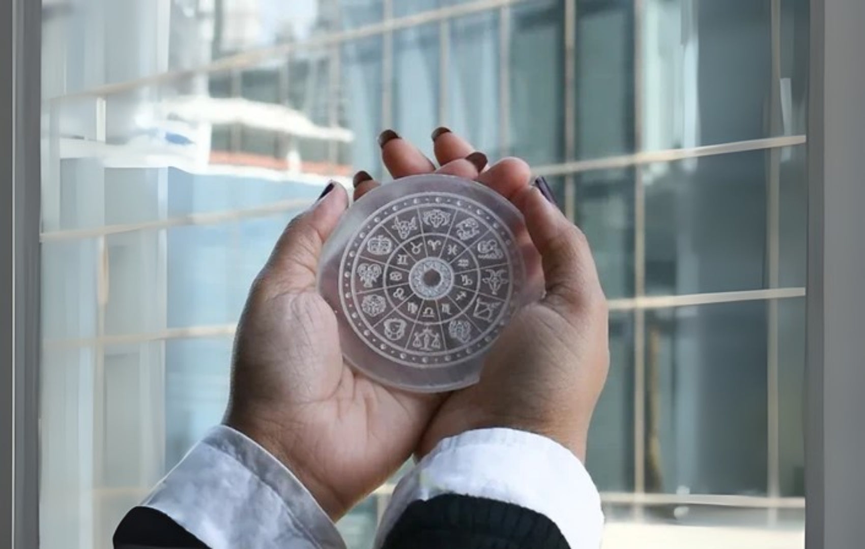 How to Use a Selenite Charging Plate for Crystals