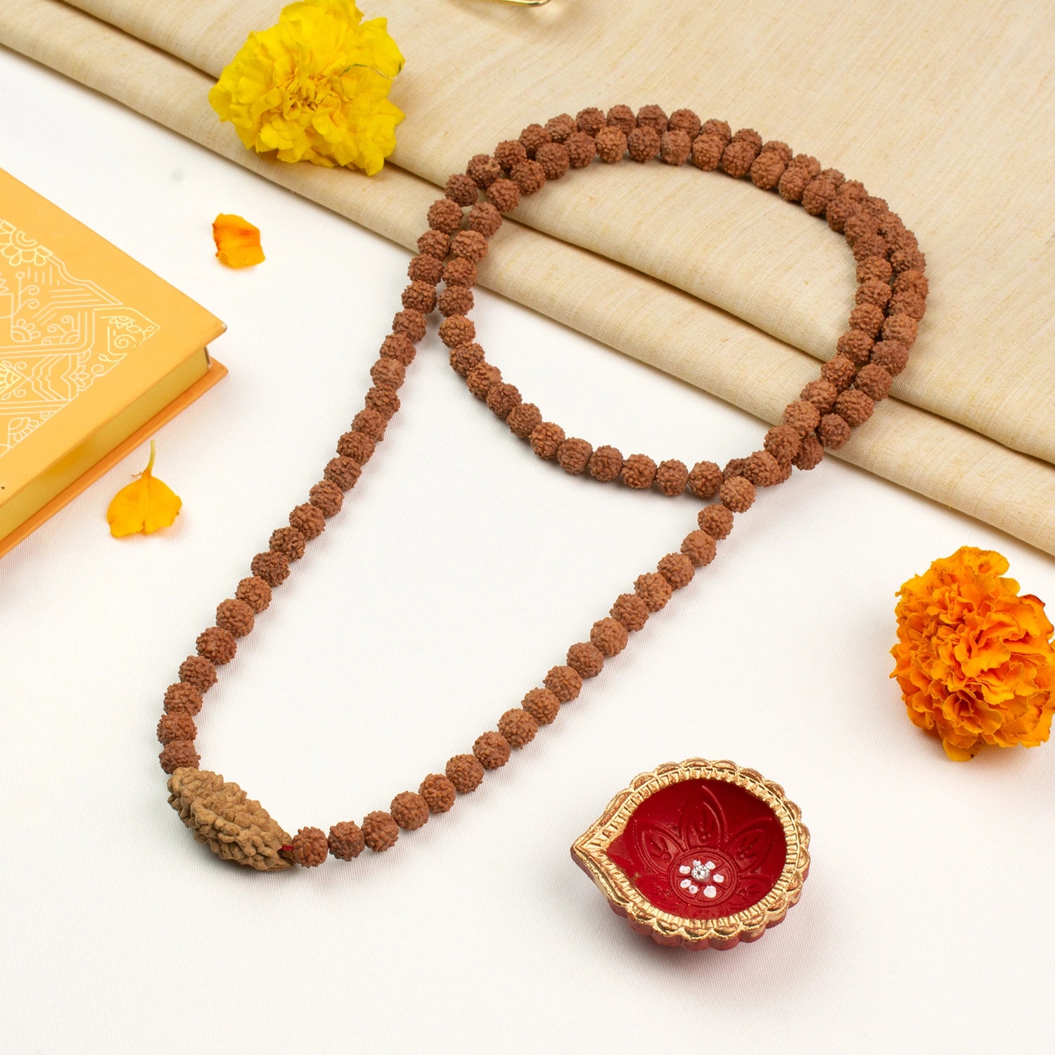 1 Mukhi Kaju Bead in 5 Mukhi Rudraksha Mala